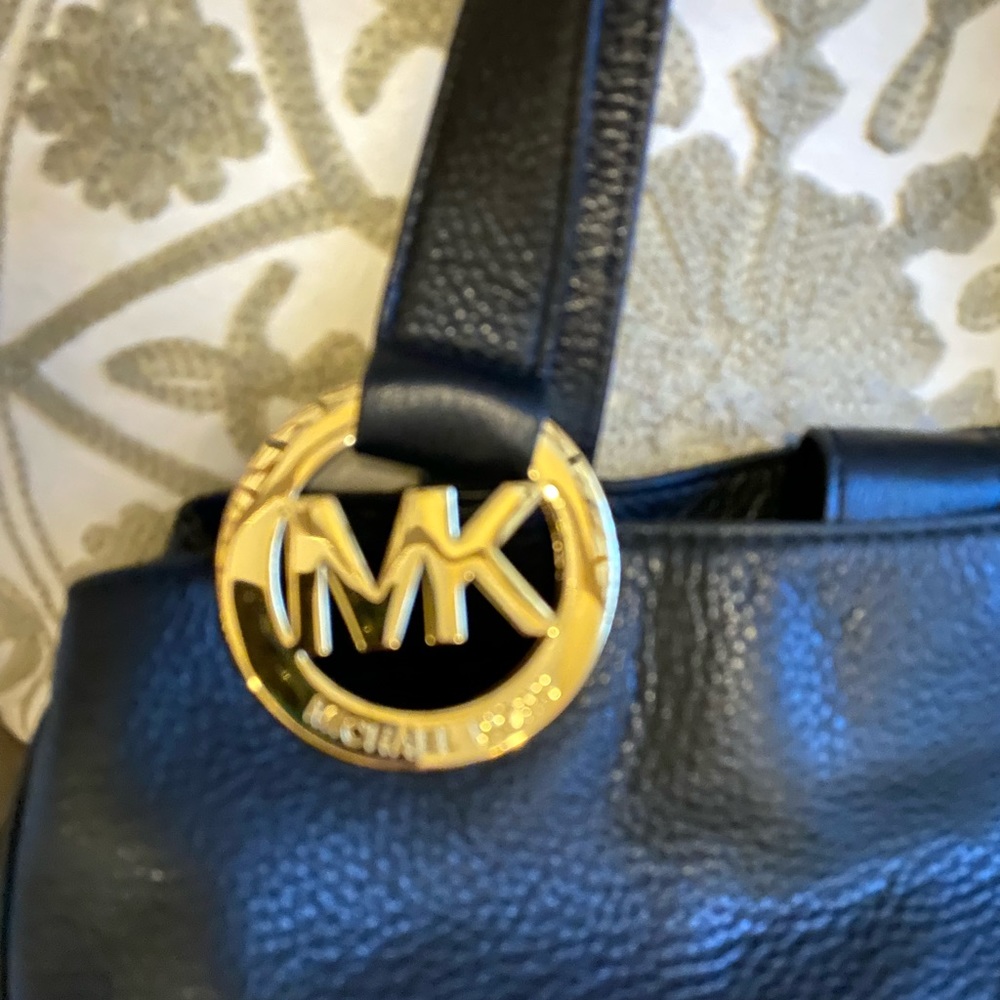 MK Pebble Leather Bag - Picture 4 of 5